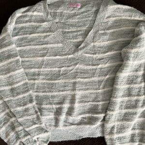 Pink lily bundle 
3 sweaters